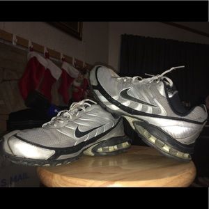 Mens Nike REAX RUN3 size 10 running shoes